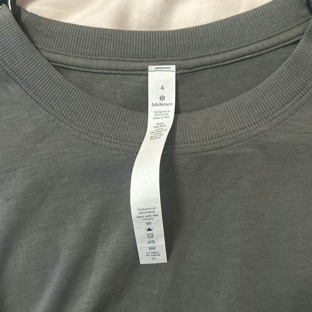 Lululemon Cropped Tee - Picture 3 of 3